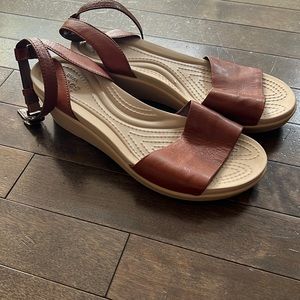 Womens wedge crocs